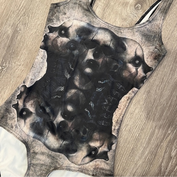 BM Three Faces Swim - Picture 4 of 6